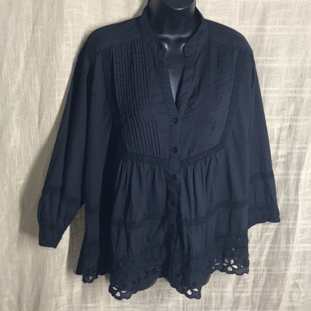 Black button up v neck long sleeve w/ lace 1 X